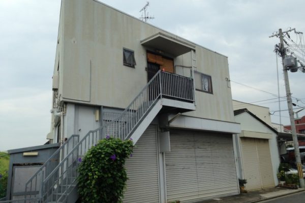 大阪府八尾市　O様邸　外壁塗装・屋根塗装・鉄骨階段補修 (2)